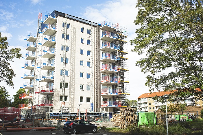 Next zero energy buildings at lowest cost by using competitive sustainabl technology Next zero energy buildings at lowest cost by using competitive sustainabl technology